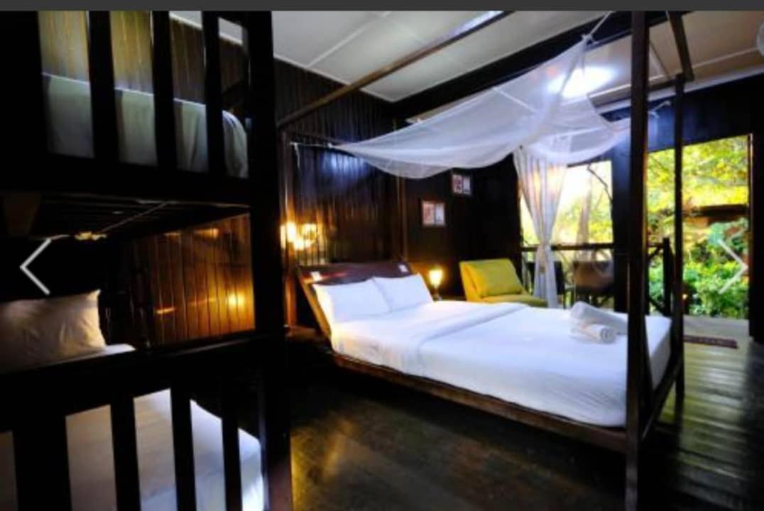 Melina Beach Resort Kampung Genting Екстер'єр фото